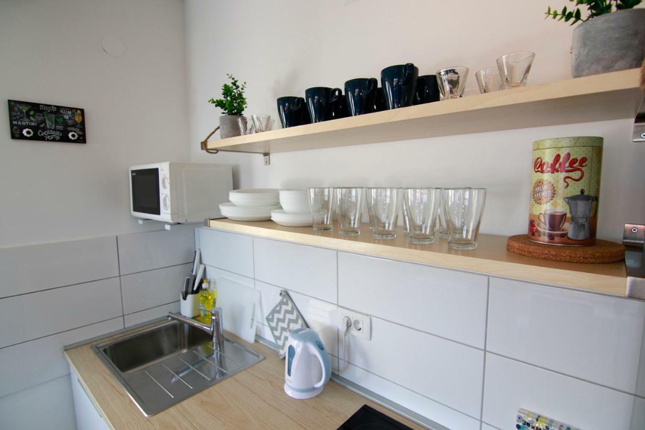 Apartments Luna Новаля Екстериор снимка