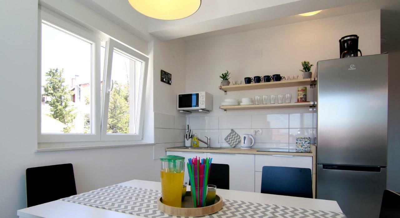 Apartments Luna Новаля Екстериор снимка